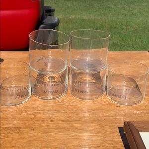 6 “vino” wine glasses!